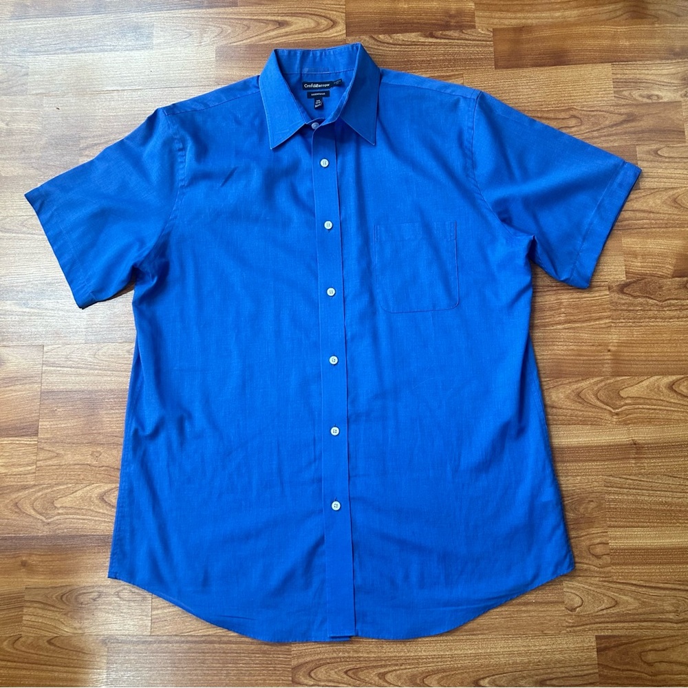 4/$15 One Croft & Barrow blue short-sleeve dress shirt